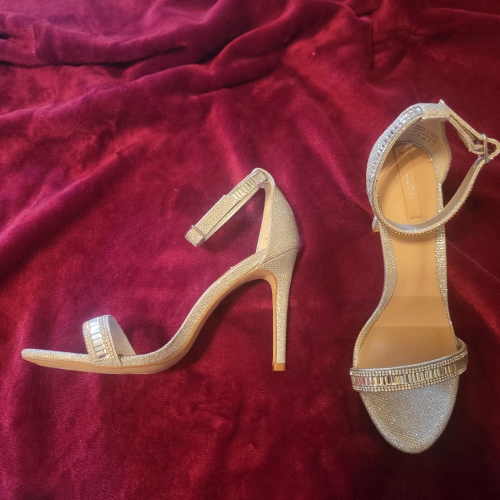 Stunning Aldo Rhinstone Stilettos Size 7.5 - Picture 5 of 5